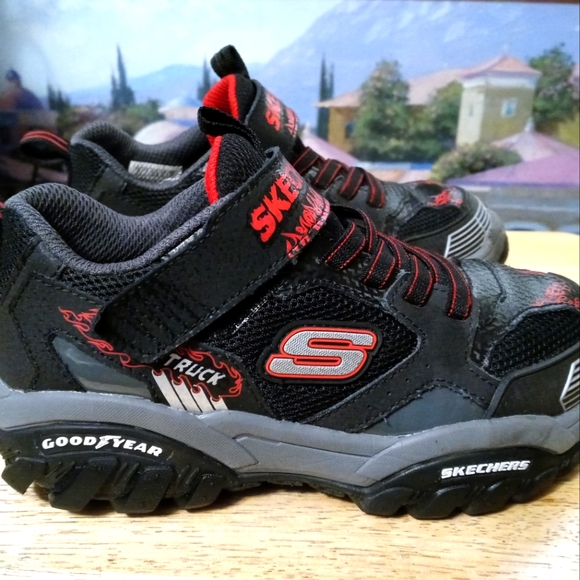 Skechers Other - 👟👟Skechers Turbo Speed Slip On Sneakers Kids Boys Size 4.5 Black Green 403760L